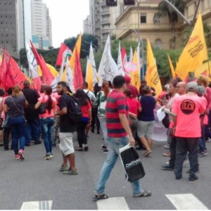 Brasil – Manifestantes no centro de São Paulo protestam por melhoras nas moradias