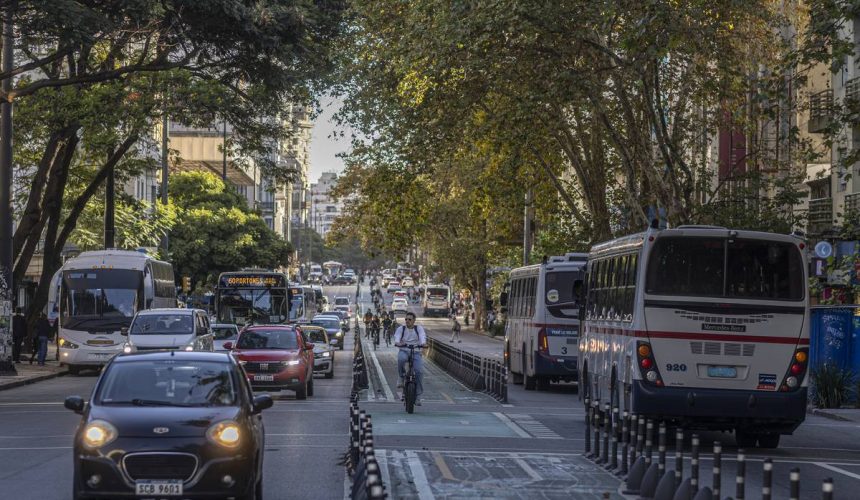 Uruguay – Frente Amplio promueve proyecto de ley para garantizar el “derecho a la ciudad” en la legislación uruguaya Uruguay – Frente Amplio promueve proyecto de ley para garantizar el “derecho a la ciudad” en la legislación uruguaya