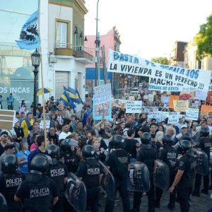 La Justicia de Buenos Aires frena desalojos de personas vulnerables ejecutados por supuesto “peligro de derrumbe”